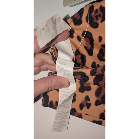 Fabletics Sports Bra S Women's Leopard Print Oasis Twist Medium Impact Strappy - Picture 8 of 8